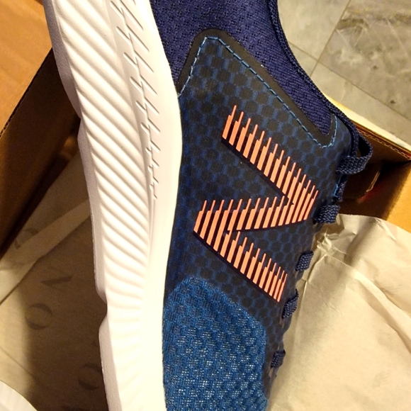 New Balance Woman's 417- new in box - Picture 4 of 5